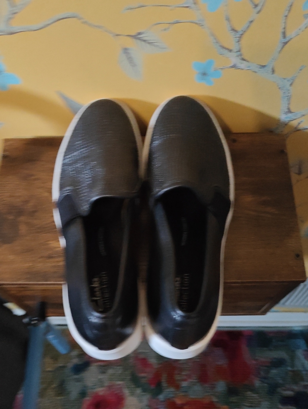 Clark's- Women's Slip-On Wedge Leather Shoe